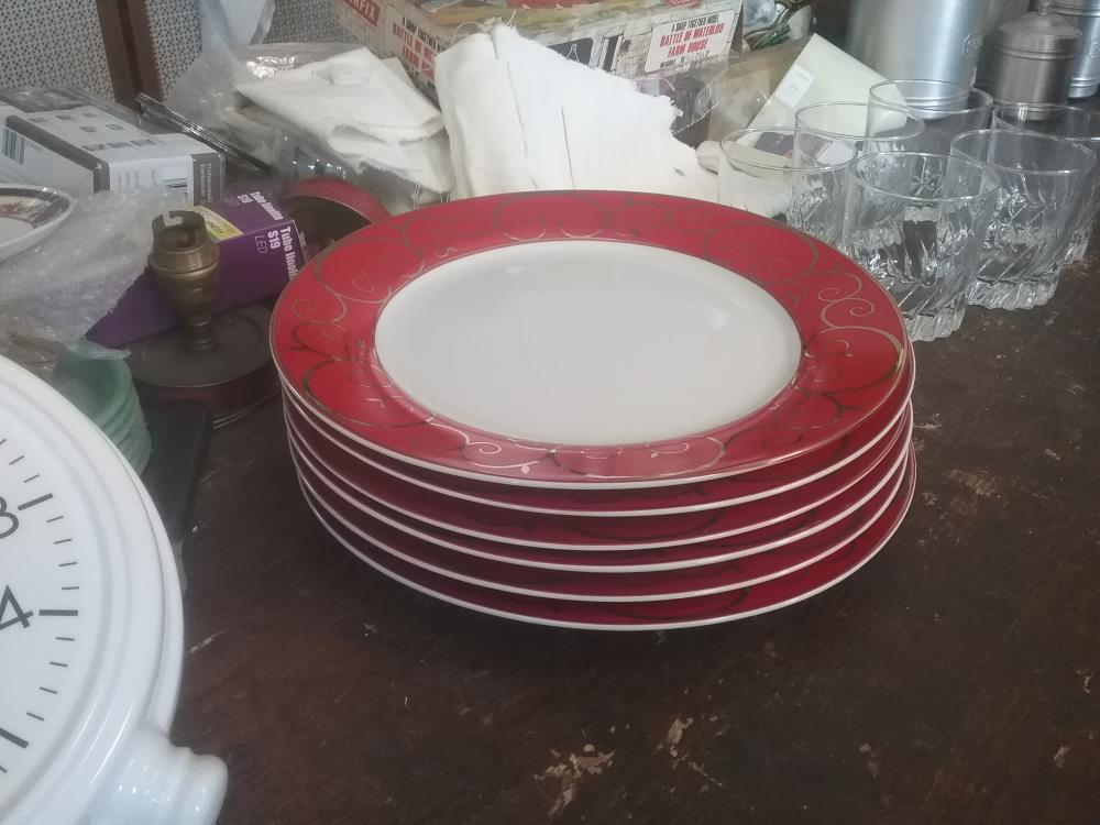 6 ASSIETTES ROUGE