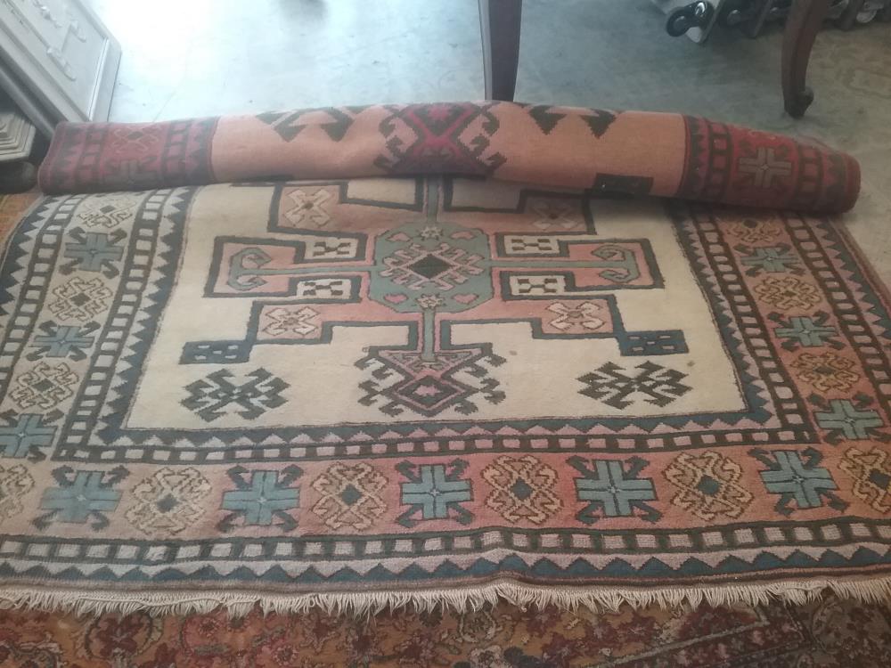 TAPIS ANCIEN GEOMETRIE