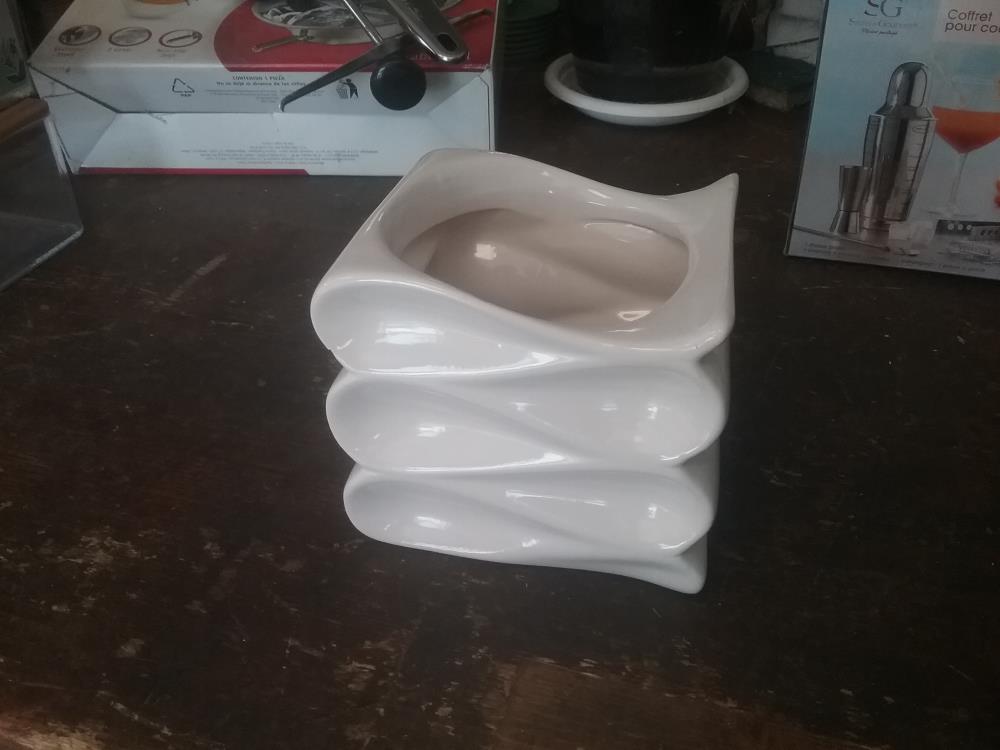 CACHE POT CERAMIQUE BLANC 