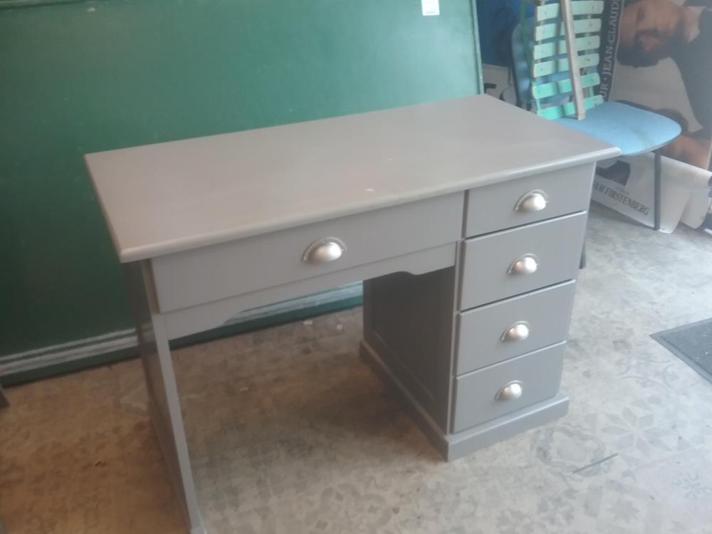 BUREAU GRIS A TIROIRS