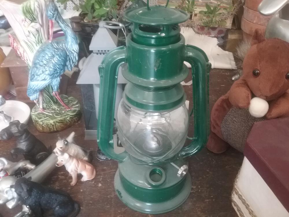 LAMPE A PETROLE NEUVE