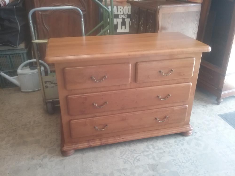 COMMODE 4T