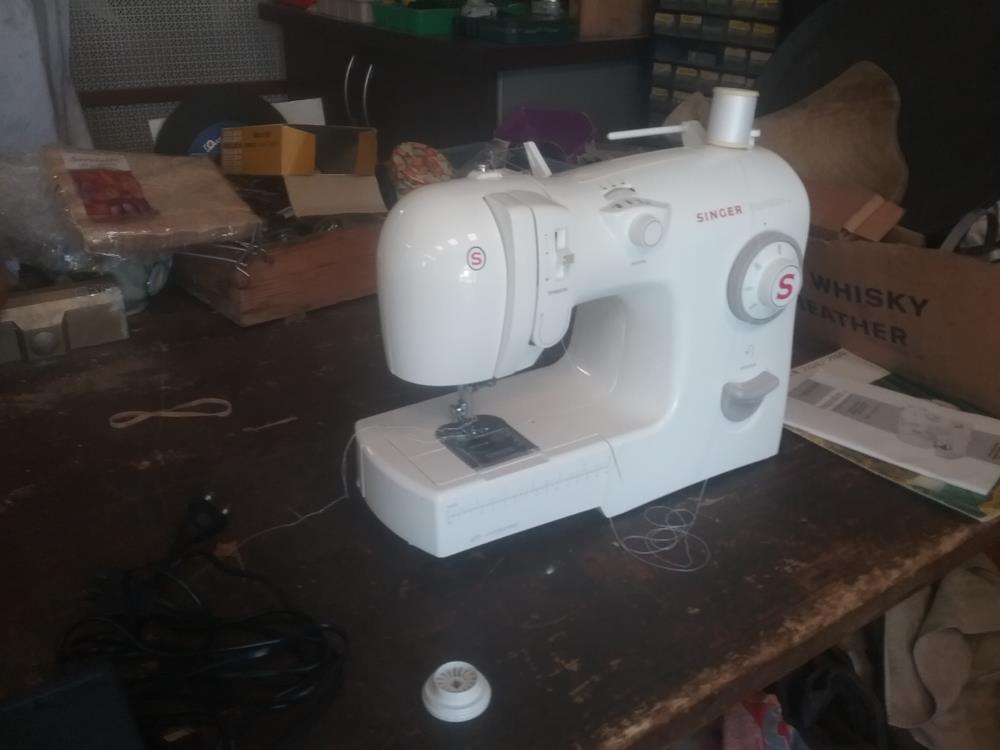 MACHINE SINGER 4205