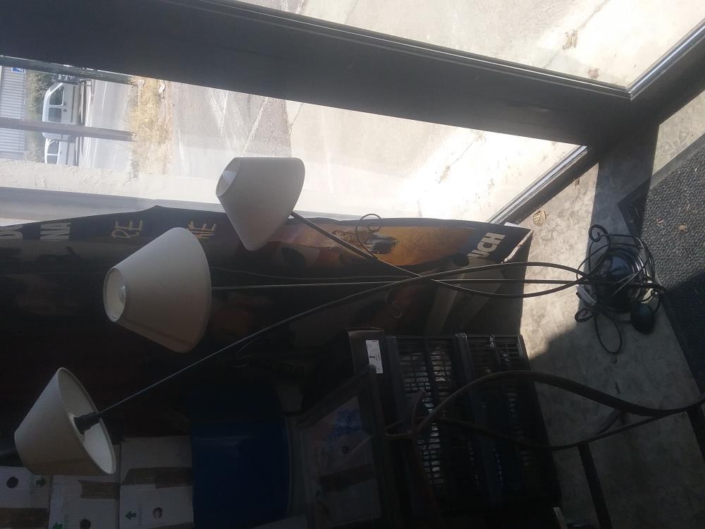 LAMPADAIRE 3 FEUX