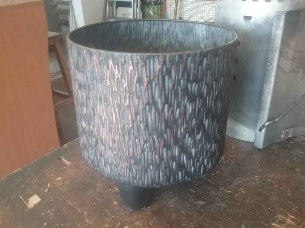 CACHE POT METAL 