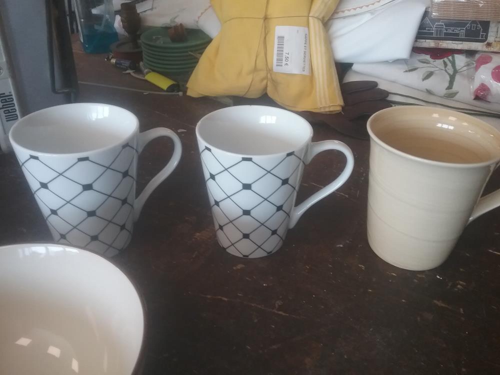 MUG 
