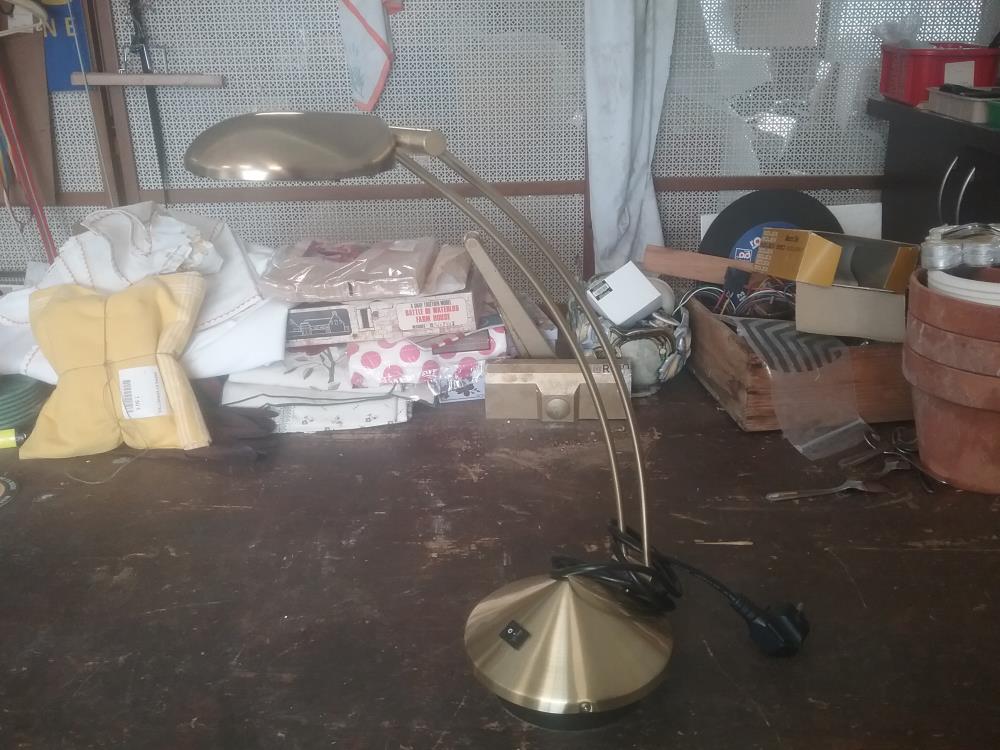 LAMPE DE BUREAU DOREE