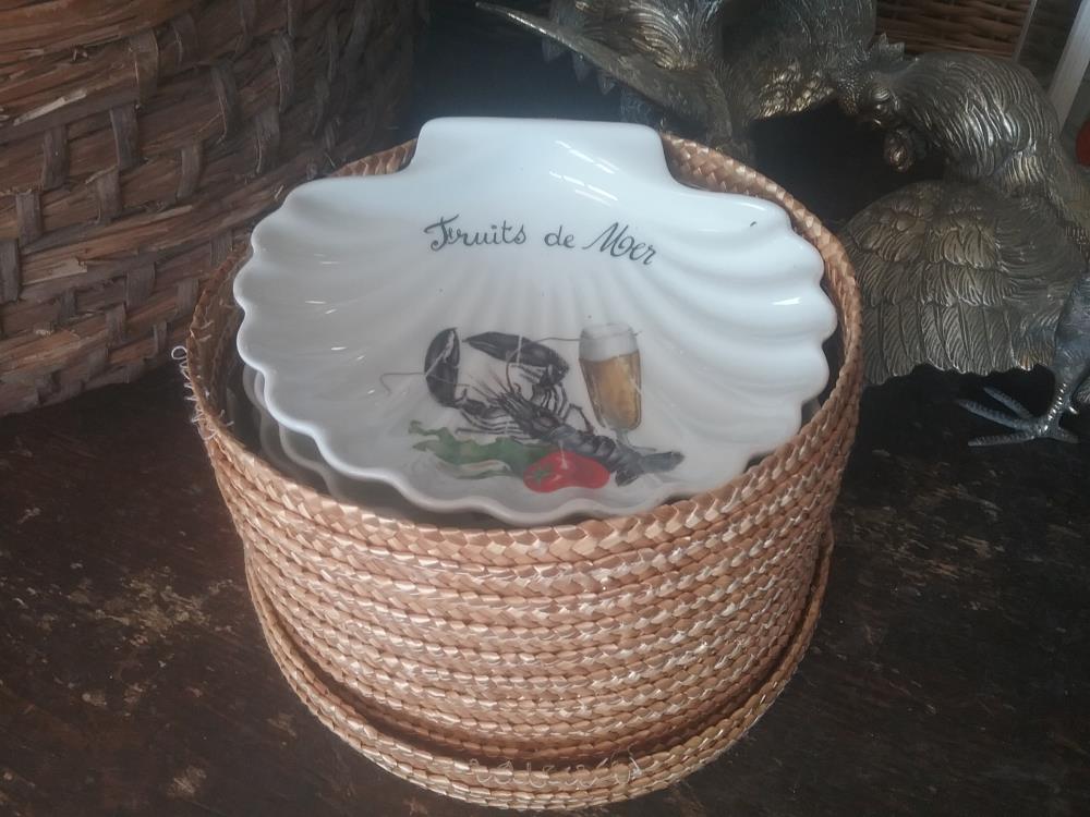 SERVICE A FRUITS DE MER L'HIRONDELLE