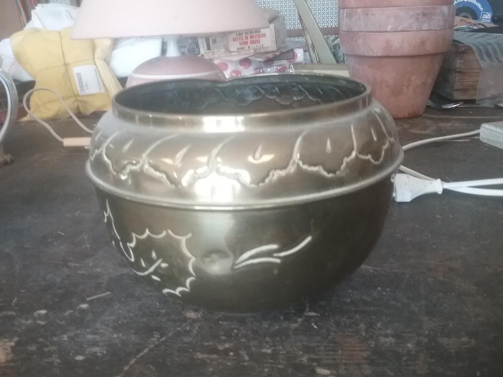 AQA CACHE POT EN CUIVRE 