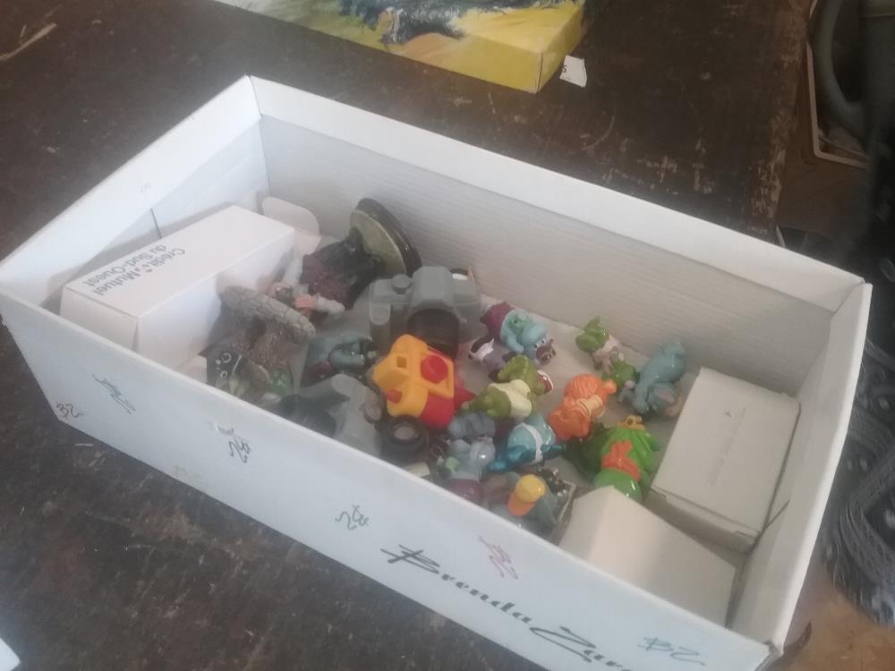LOT BIBELOTS PHOTO