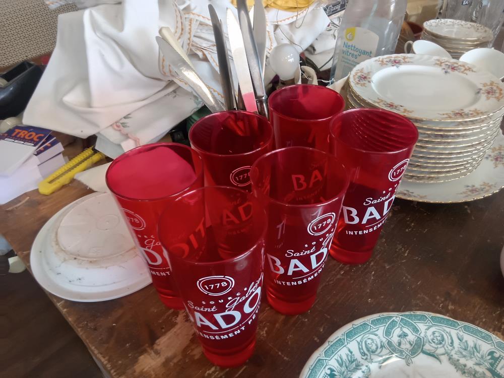 6 VERRES BADOIT