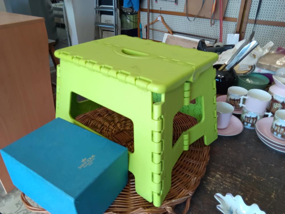 TABOURET PLIANT VERT