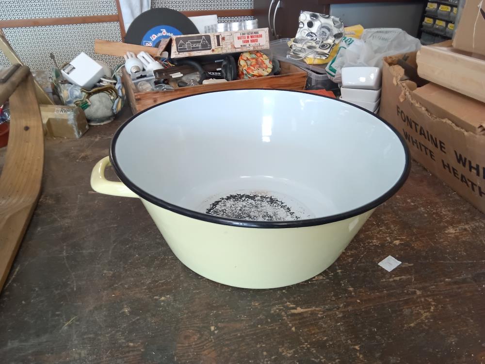 BASSINE EMAILLEE JAUNE