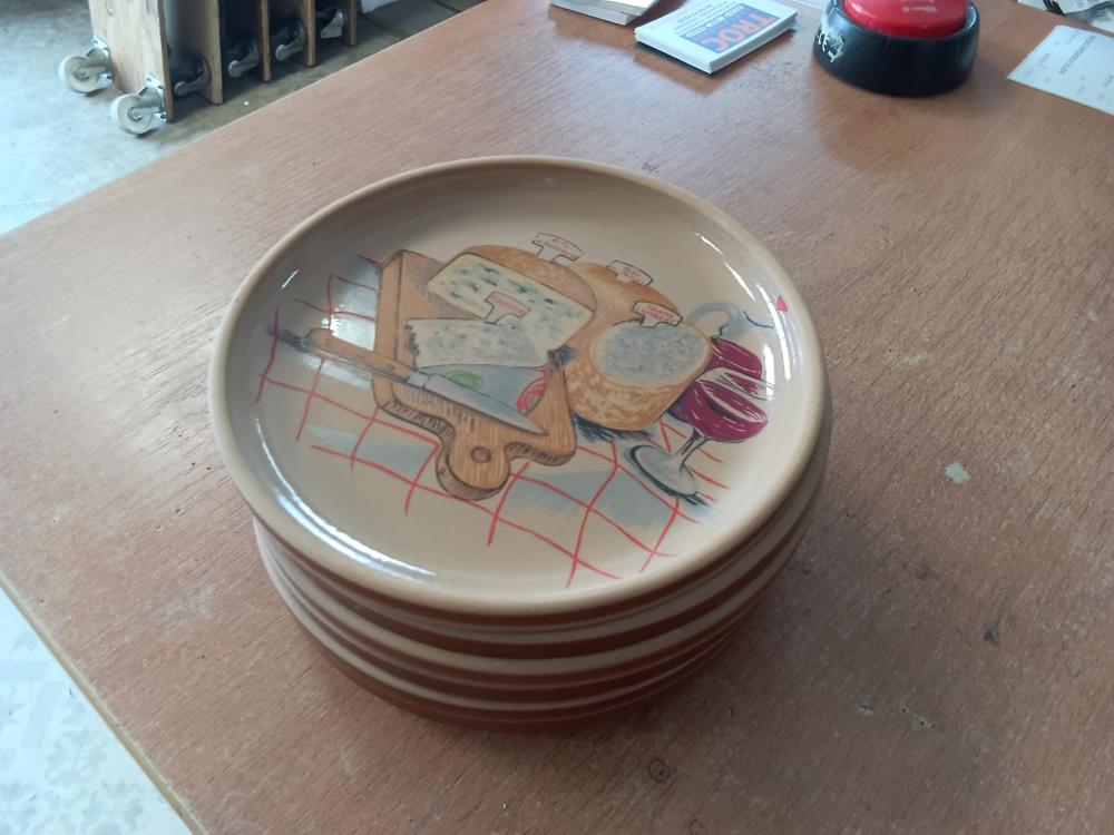 6 ASSIETTES A FROMAGE GIEN