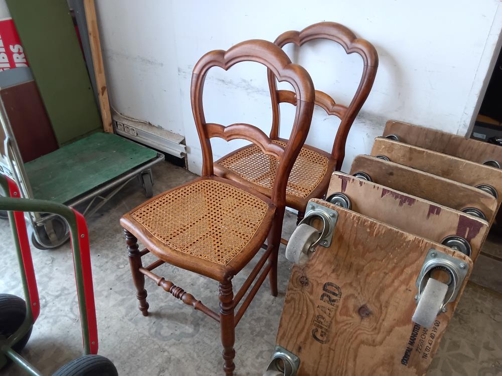 PAIRE DE CHAISE CANEE
