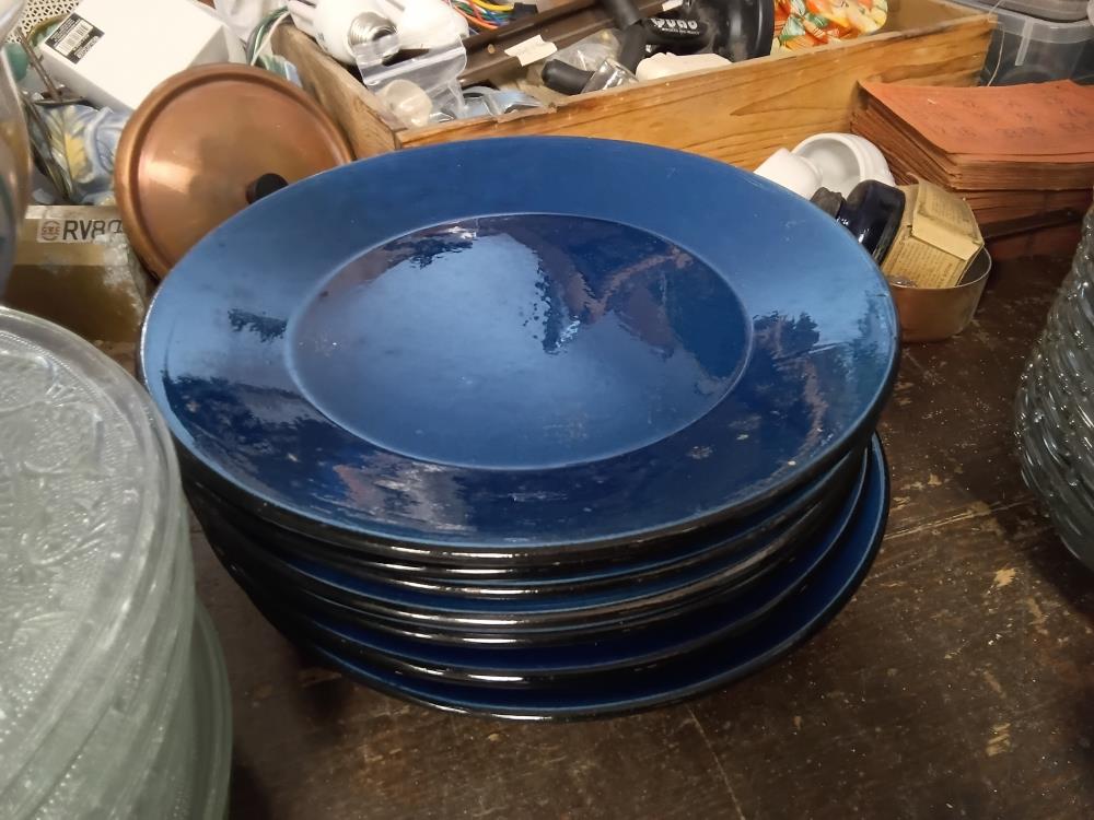 7 ASSIETTES BLEUES