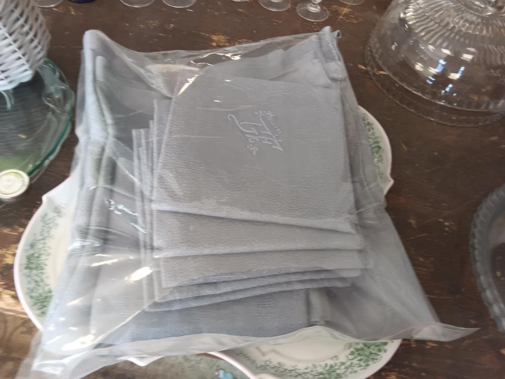 NAPPE BRODEE 12P GRIS HAUSMANIEN