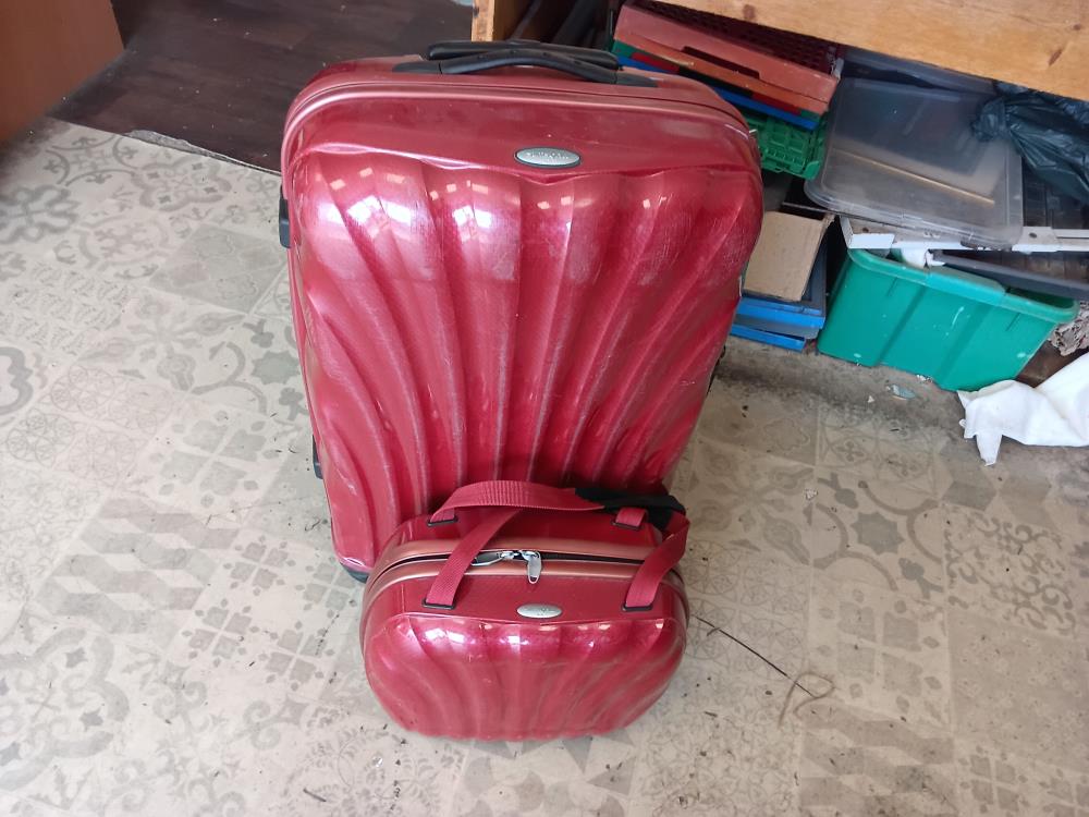 ENSEMBLE SAMSONITE ROUGE VANITY ET VALISE  EN L’ETAT