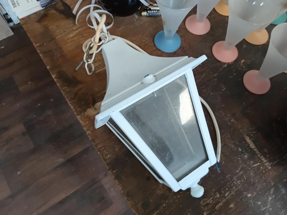 LANTERNE BLANCHE