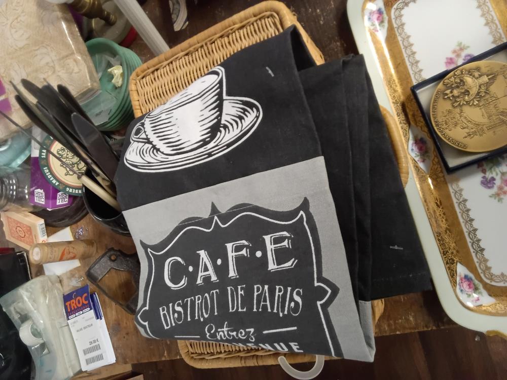 TABLIER DE CUISINE À NEUF