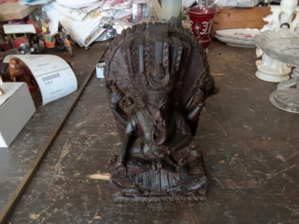 GUÉNESH EN BOIS SCULPTÉ