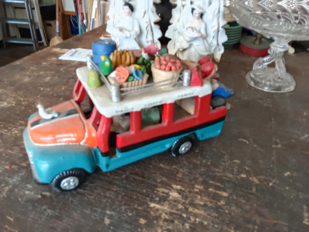 AUTO MADAGASCAR EN TERRE CUITE