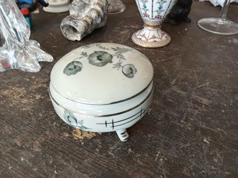 PETITE BONBONNIÈRE ALLEMANDE PORCELAINE