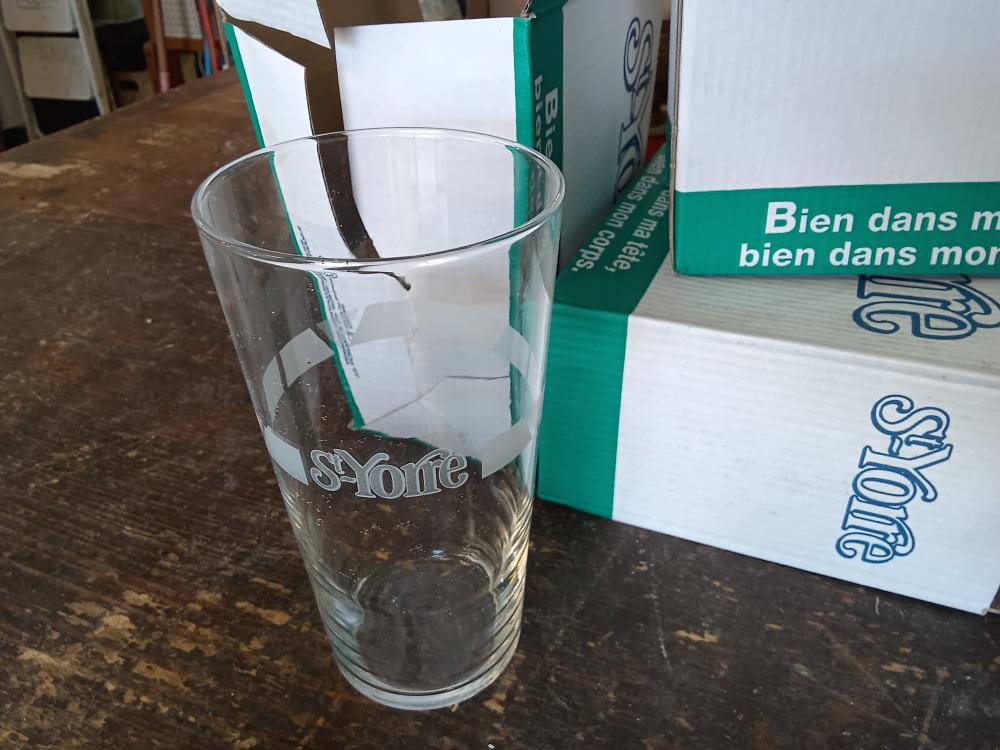 CARTON DE 2 VERRES ST YORRE