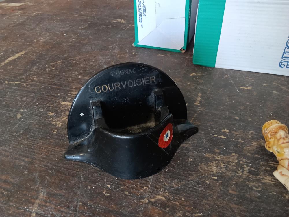 CENDRIER COURVOISIER