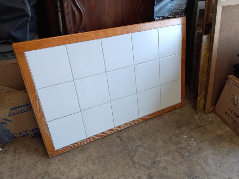 TABLE DE CUISINE CARRELEE