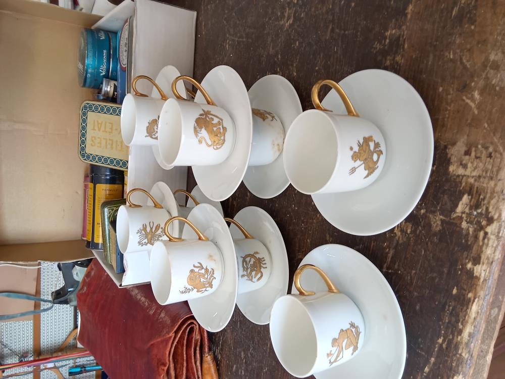 DIX TASSES LIMOGES ZODIAQUE
