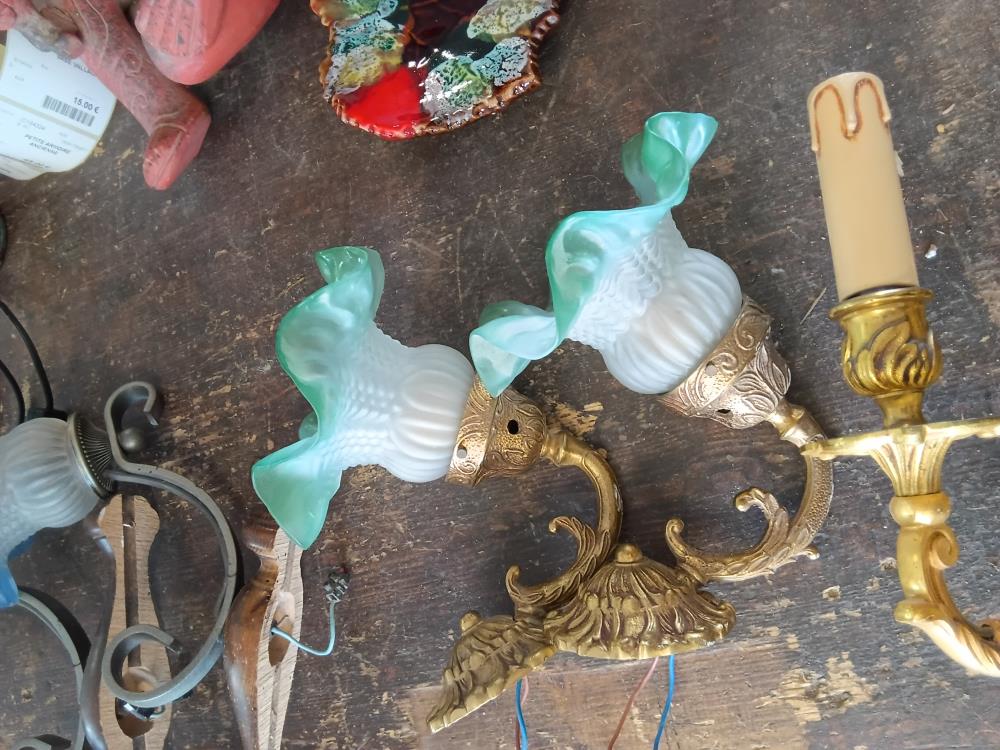 DEUX APPLIQUES BRONZE ET VERREVERT