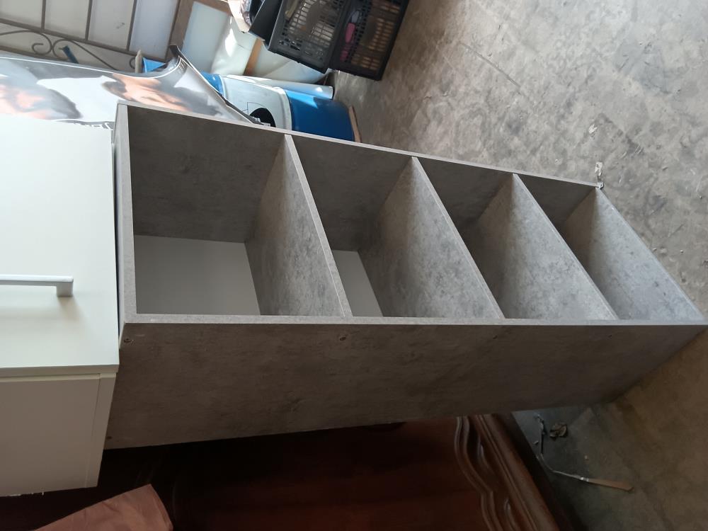 ETAGERE GRISE AGGLO