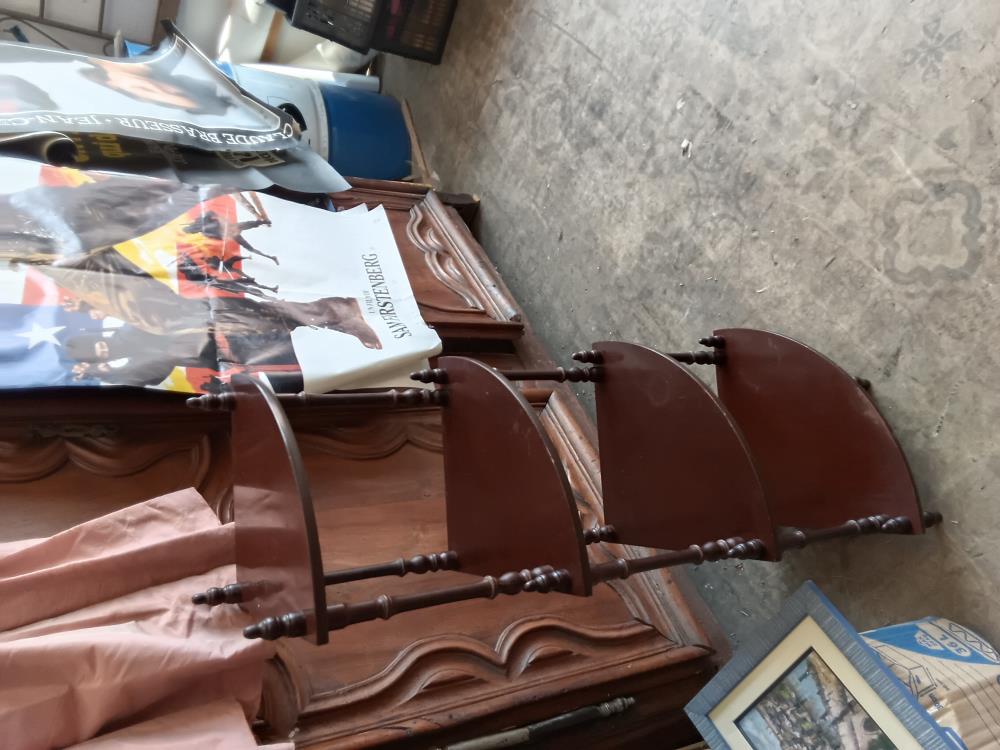 ETAGERE D’ANGLE