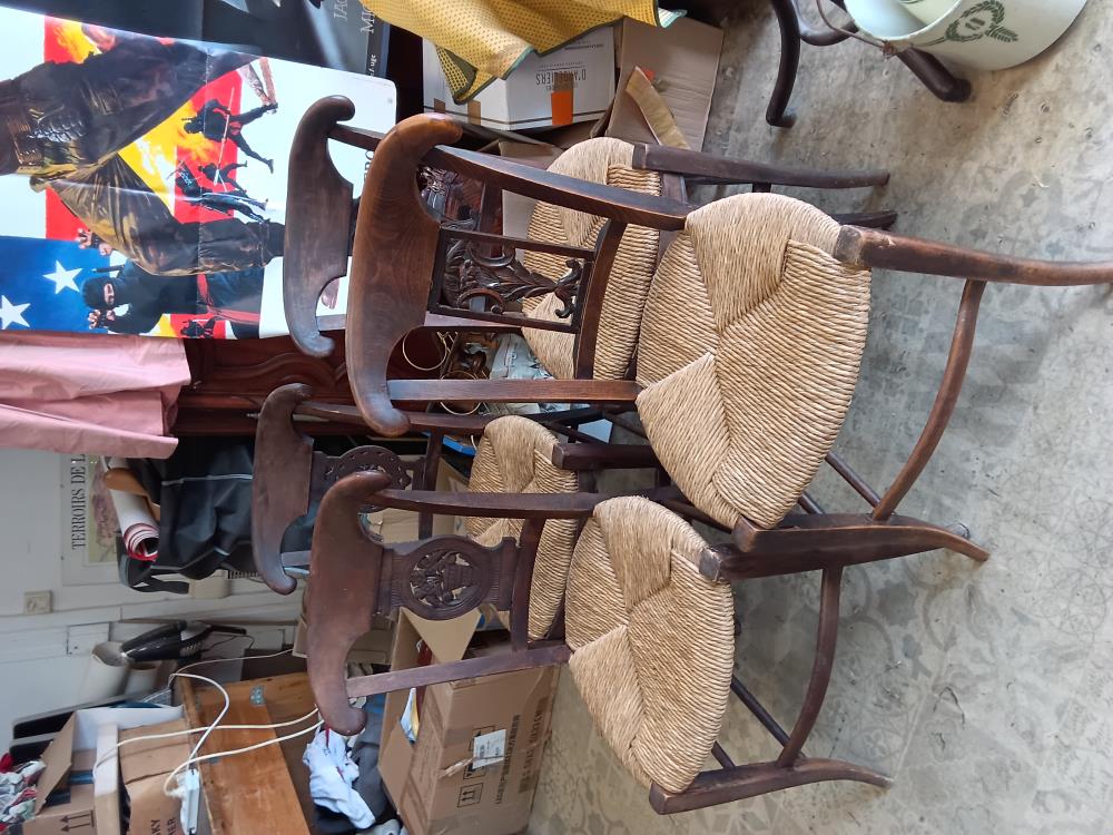 4 CHAISES ANCIENNES