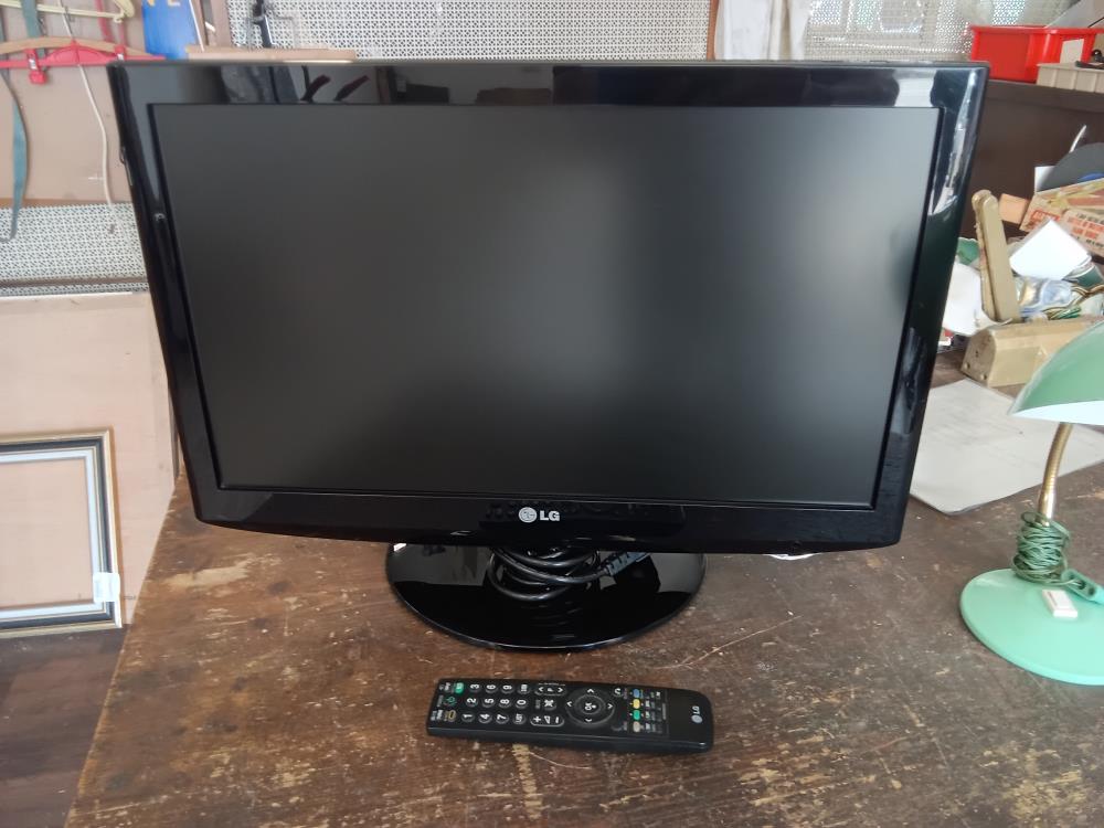 PETITE TÉLÉVISION LG