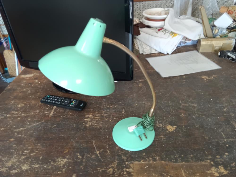 PETITE LAMPE VERTE ANCIENNE