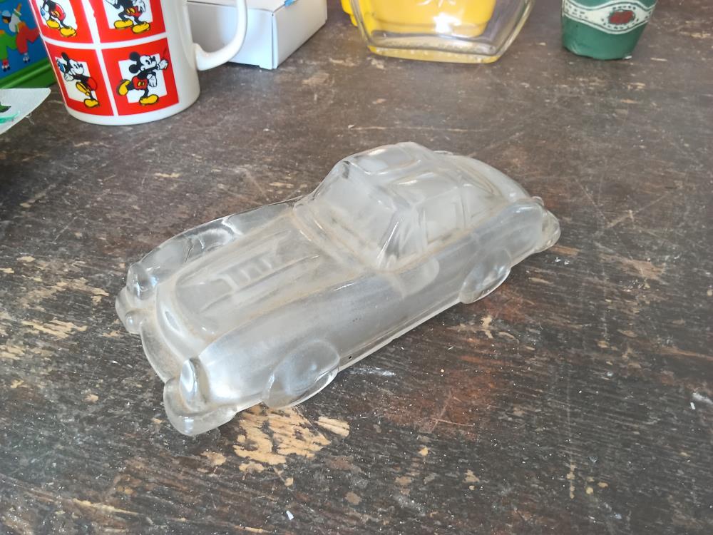 VOITURE VERRE