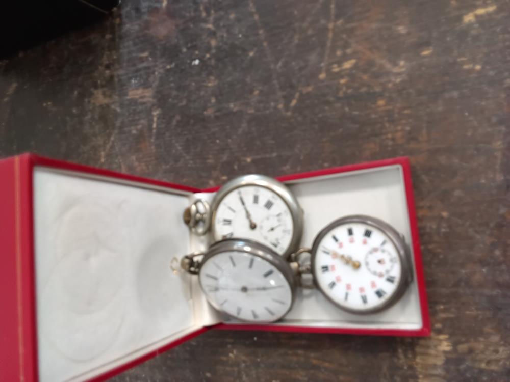 LOT DE 3 MONTEES ANCIENNES