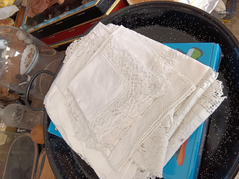 LOT DE 7 NAPPERONS