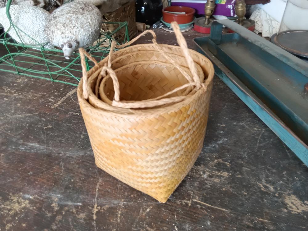 TROIS PETITS PANIERS OSIER