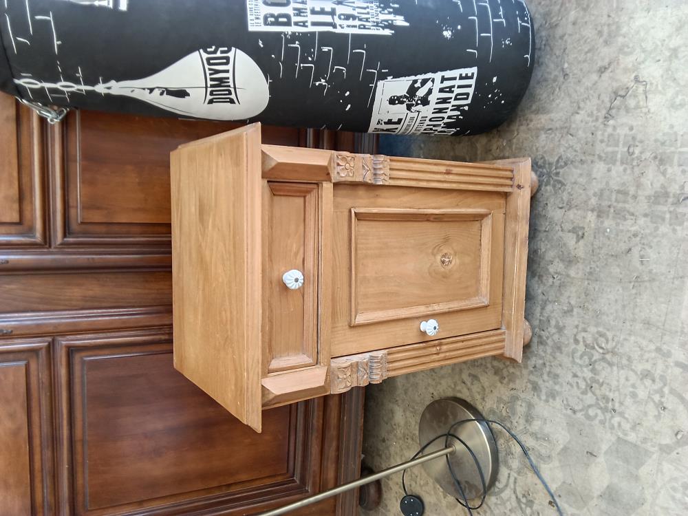 CHEVET PIN CIRE
