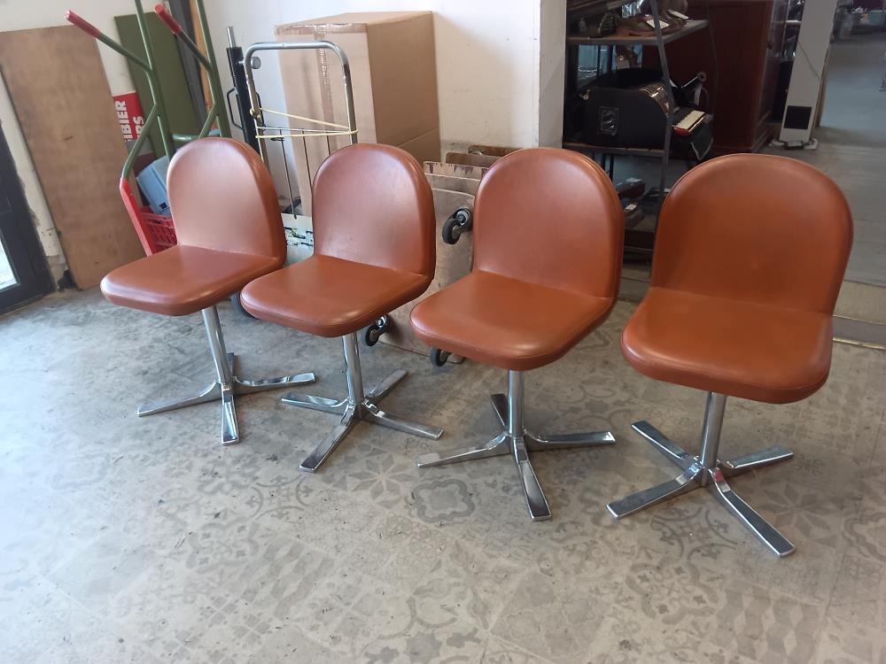 4 CHAISES SKAIL AN 70