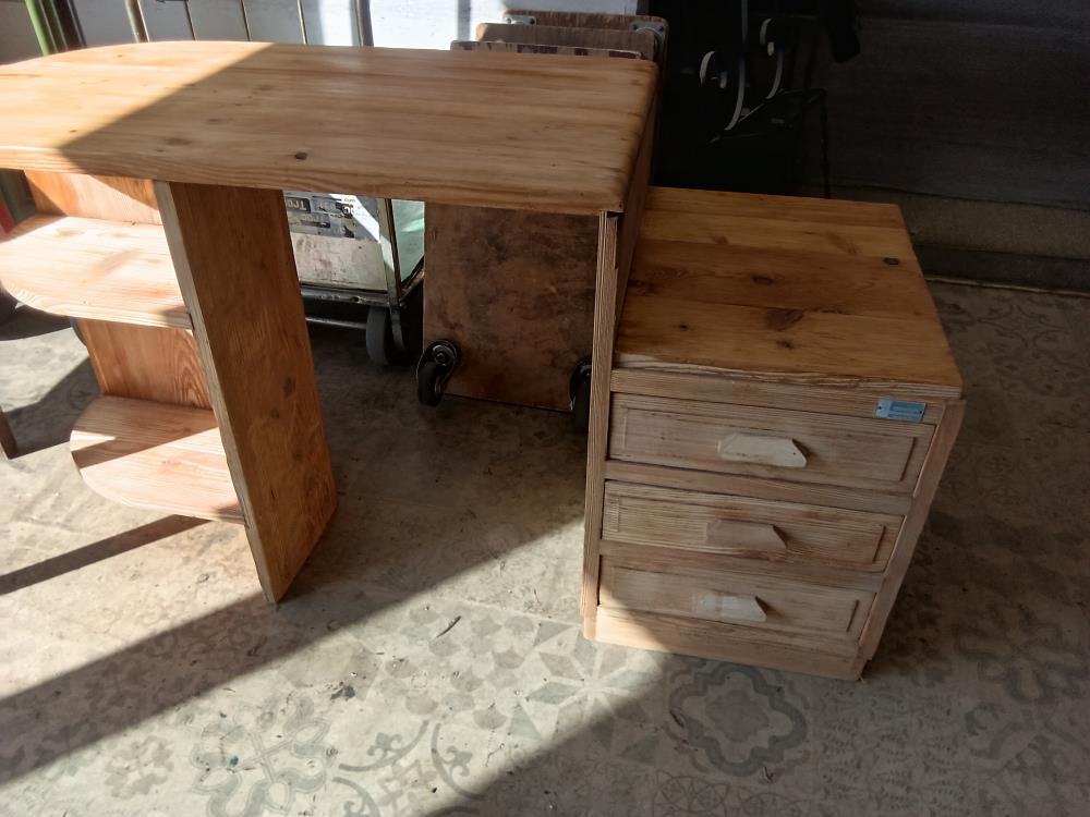 PETIT MEUBLE BUREAU, SABLÉ, OMNIUM