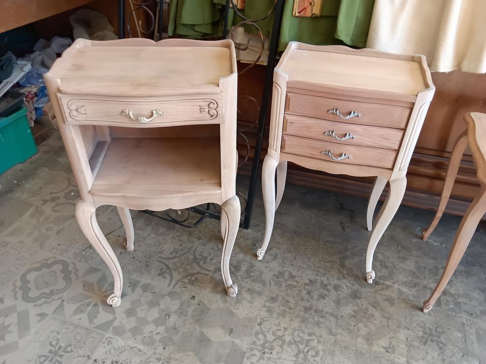 TABLE DE CHEVET SABLÉE