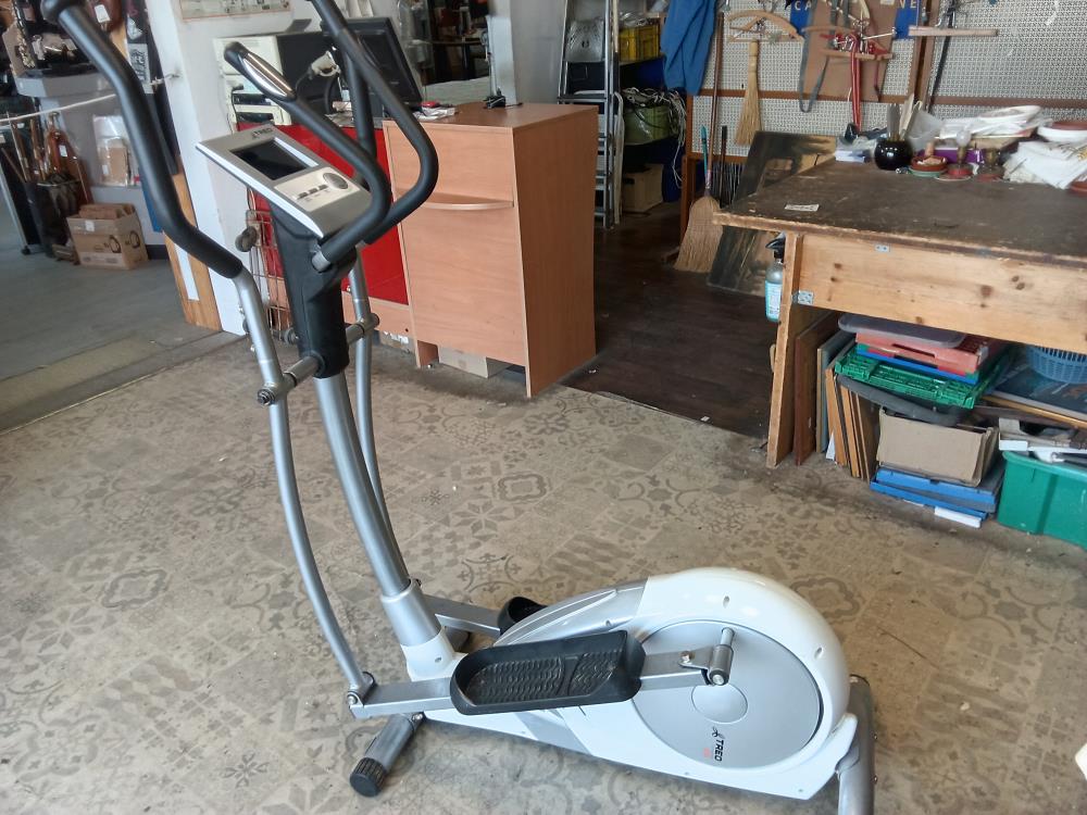  VELO ELLIPTIQUE TREO FITNESS