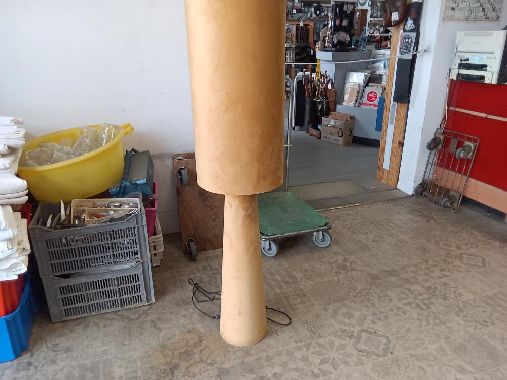 LAMPE SUEDINE OCRE