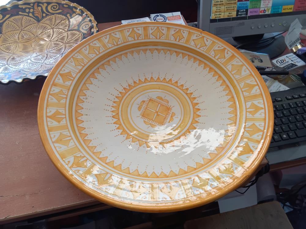 PLAT CREUX JAUNE