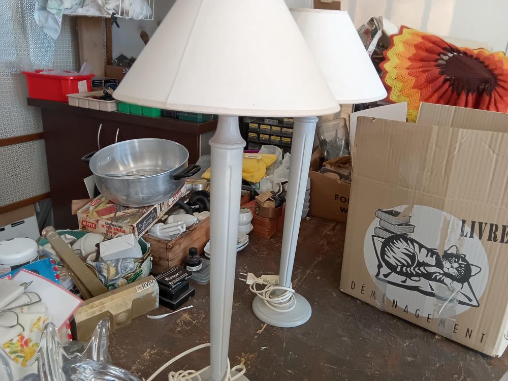 LAMPE A POSER GRISE 