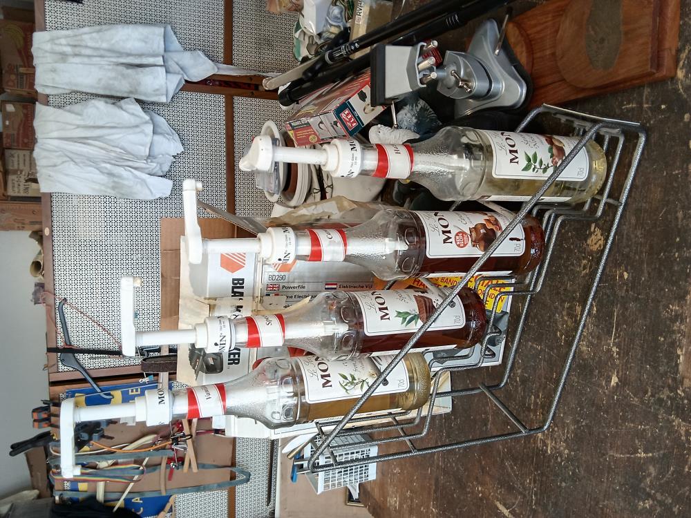 DISTRIBUTEUR A SIROPS